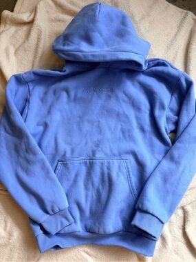 Comfrt blue sweatshirt hoodie medium